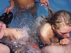 Спортсменки виртуозно выполняют минеты в воде на летней олимпиаде